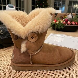 Uggs with button